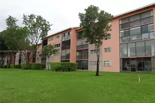701 SW 141st Ave, Pembroke Pines, FL 33027 - Photo 2