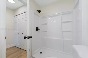 10541 SW 21st Ln, Miami, FL 33165 - Photo 20