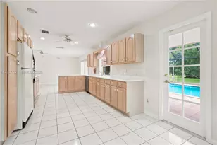 8010 SW 139th Ter, Palmetto Bay, FL 33158 - Photo 10