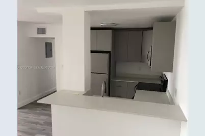 9682 Fontainebleau Blvd #507, Miami, FL 33172 - Photo 2