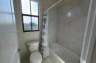 455 SW 113th Ln, Pembroke Pines, FL 33025 - Photo 40
