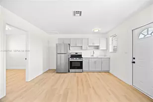 10521 SW 184th St, Cutler Bay, FL 33157 - Photo 6