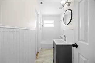 10521 SW 184th St, Cutler Bay, FL 33157 - Photo 12
