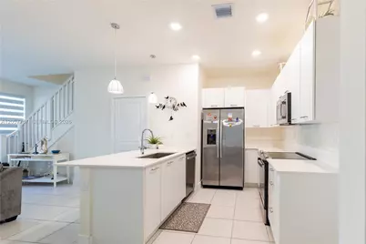 4623 NW 83rd Pkwy, Doral, FL 33166 - Photo 8