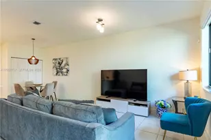 4623 NW 83rd Pkwy, Doral, FL 33166 - Photo 2
