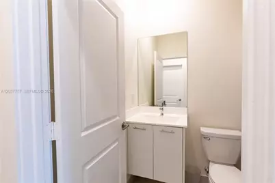 4623 NW 83rd Pkwy, Doral, FL 33166 - Photo 32