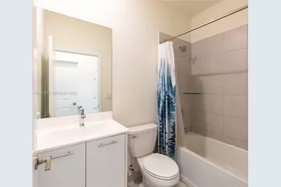 4623 NW 83rd Pkwy, Doral, FL 33166 - Photo 32