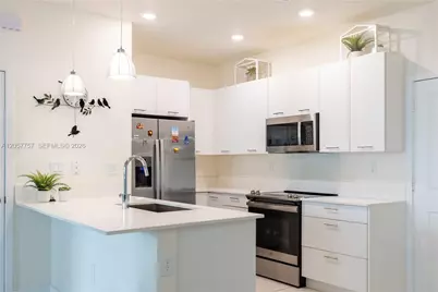 4623 NW 83rd Pkwy, Doral, FL 33166 - Photo 8