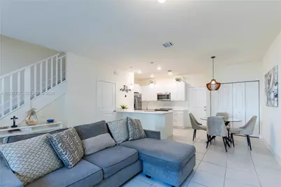 4623 NW 83rd Pkwy, Doral, FL 33166 - Photo 4