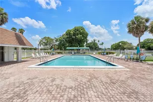 5550 S Lakewood Cir S, Margate, FL 33063 - Photo 20
