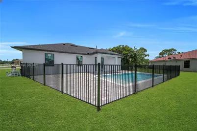 824 SW 15th St, Other City - In The State Of Florida, FL 33991 - Photo 32