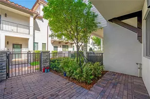 4733 NW 83rd Pkwy, Doral, FL 33166 - Photo 2