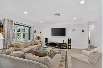 731 NW 4th Ct, Boca Raton, FL 33432 - Photo 14