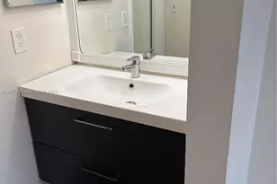 6540 W 27th Ct, Hialeah, FL 33016 - Photo 24