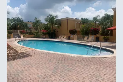 18101 NW 68th Ave #D101, Hialeah, FL 33015 - Photo 10