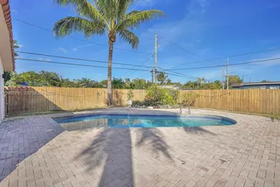 2005 N 36th Ave, Hollywood, FL 33021 - Photo 2