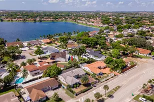6320 NW 199th St, Hialeah, FL 33015 - Photo 30