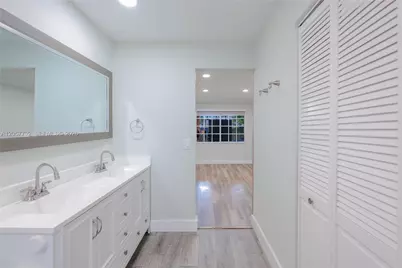 6320 NW 199th St, Hialeah, FL 33015 - Photo 14