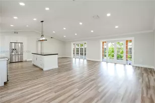 6320 NW 199th St, Hialeah, FL 33015 - Photo 10