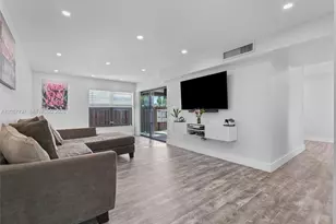501 NW 98th Ct, Miami, FL 33172 - Photo 14