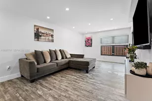 501 NW 98th Ct, Miami, FL 33172 - Photo 2