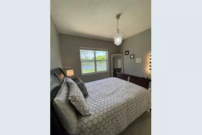 340 SW 167th Ave, Pembroke Pines, FL 33027 - Photo 16