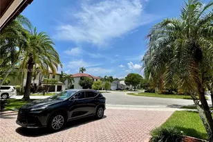 340 SW 167th Ave, Pembroke Pines, FL 33027 - Photo 4