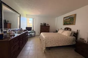 4717 NW 7th St, Miami, FL 33126 - Photo 10
