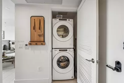 159 NE 6th St #3312, Miami, FL 33132 - Photo 12