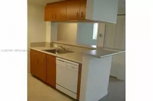 816 NW 11th St, Miami, FL 33136 - Photo 2