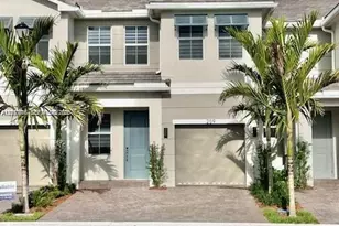 259 SW 169th Ln, Pembroke Pines, FL 33027 - Photo 2