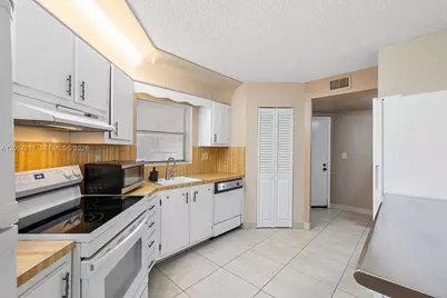 6655 W Broward Blvd #200, Plantation, FL 33317 - Photo 8