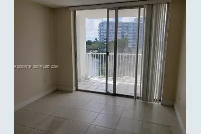 1300 NE Miami Gardens Dr #419E, Miami, FL 33179 - Photo 2