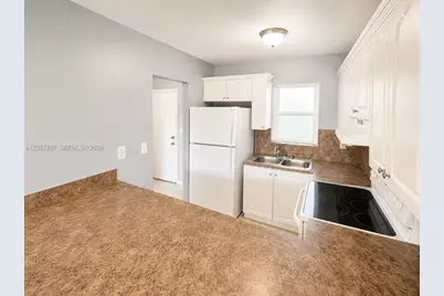 2400 NW 16th St Rd #407, Miami, FL 33125 - Photo 2