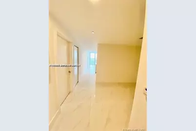 16385 Biscayne Blvd #702, North Miami Beach, FL 33160 - Photo 2