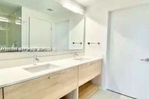 16385 Biscayne Blvd, North Miami Beach, FL 33160 - Photo 24