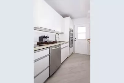 525 Meridian Ave #203, Miami Beach, FL 33139 - Photo 6