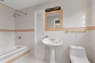 4445 N Michigan Ave, Miami Beach, FL 33140 - Photo 18