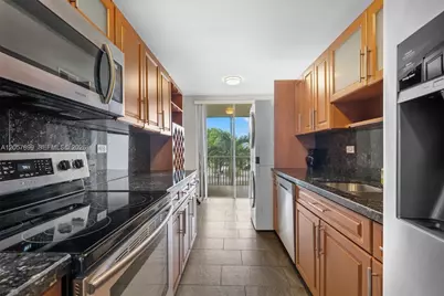 1690 NE 191st St #302-1, Miami, FL 33179 - Photo 2
