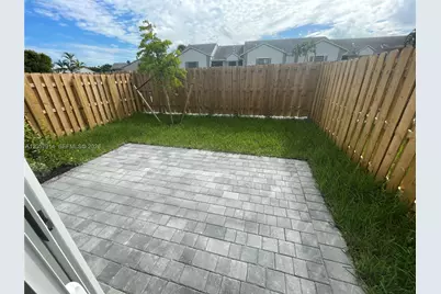 1351 SE 7th Ter, Homestead, FL 33034 - Photo 12
