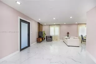 3000 NW 13th St, Miami, FL 33125 - Photo 8