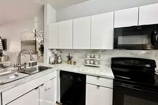 5640 NW 115th Ct, Doral, FL 33178 - Photo 12