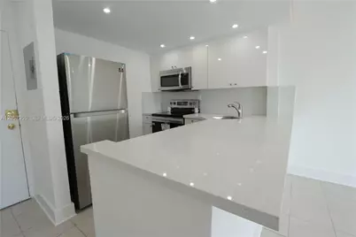 4550 NW 9th St #418, Miami, FL 33126 - Photo 4
