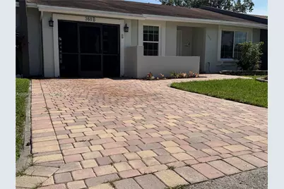 360 B N Lakewood Cir E, Margate, FL 33063 - Photo 2