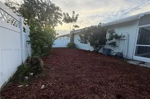360 B N Lakewood Cir E, Margate, FL 33063 - Photo 6