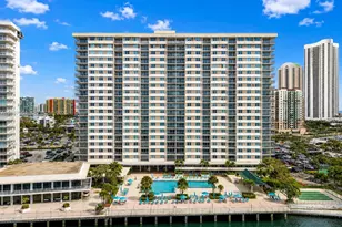 300 Bayview Dr, Sunny Isles Beach, FL 33160 - Photo 24