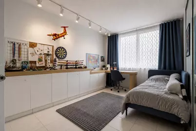 300 Bayview Dr #807, Sunny Isles Beach, FL 33160 - Photo 16