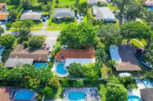 740 Ridgewood Ln, Plantation, FL 33317 - Photo 28