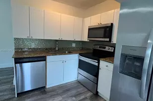 2500 NE 192 St, Miami, FL 33180 - Photo 10
