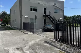 2500 NE 192 St, Miami, FL 33180 - Photo 1